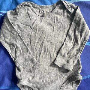 🔥Free w/Bundle🔥 Amazon Essentials Long-Sleeved Toddler Onesie, 24 Months, Gray